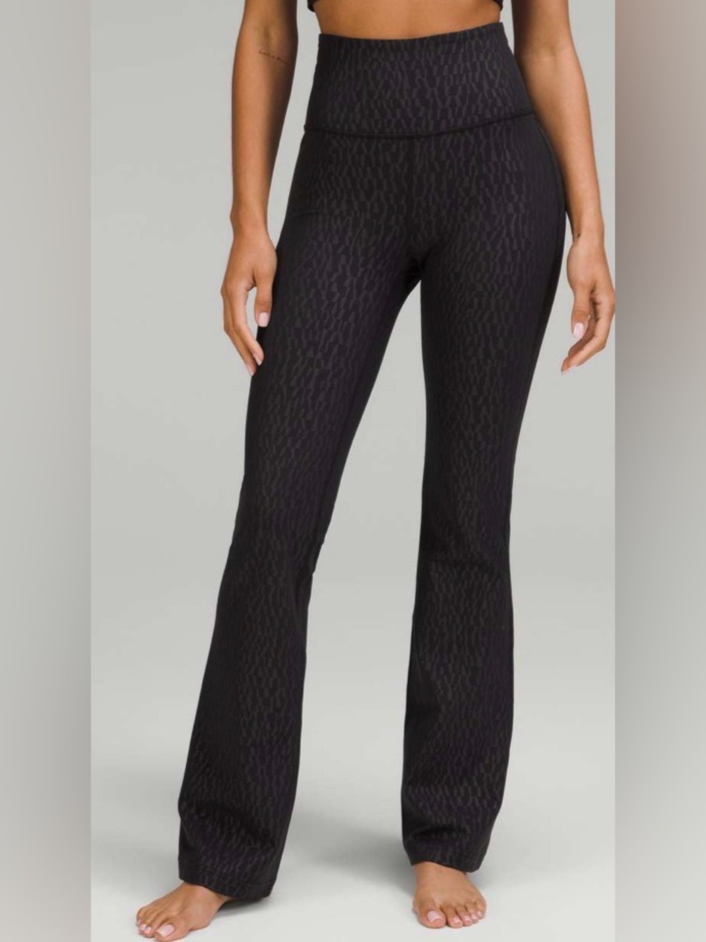 EUC Lululemon Groove Super-High-Rise Flared Pant *Nulu Size 4